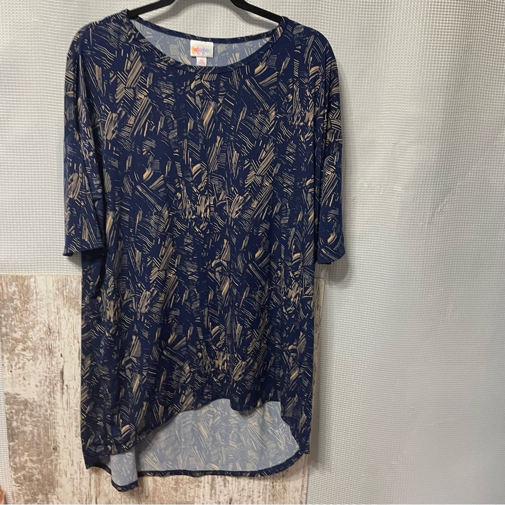 Lularoe Classic Tee Tunic Multi color Geometric Size Medium